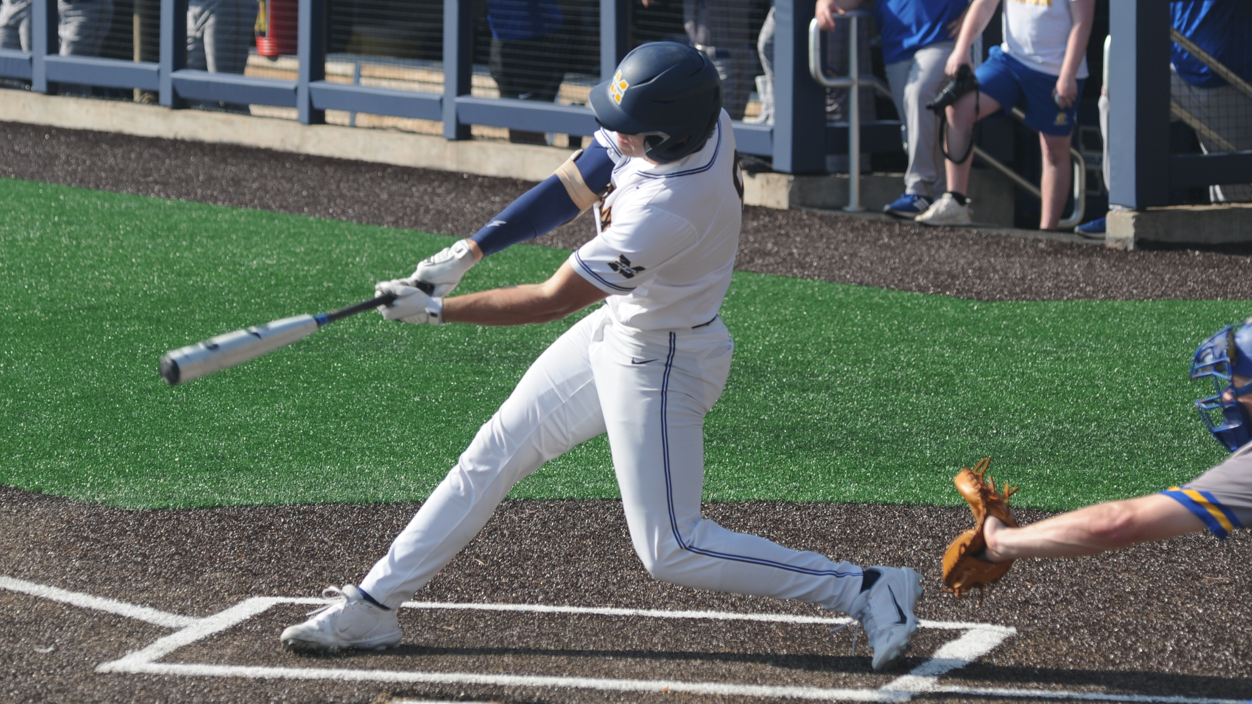 Bulldog bats get rolling to earn split at Holmes