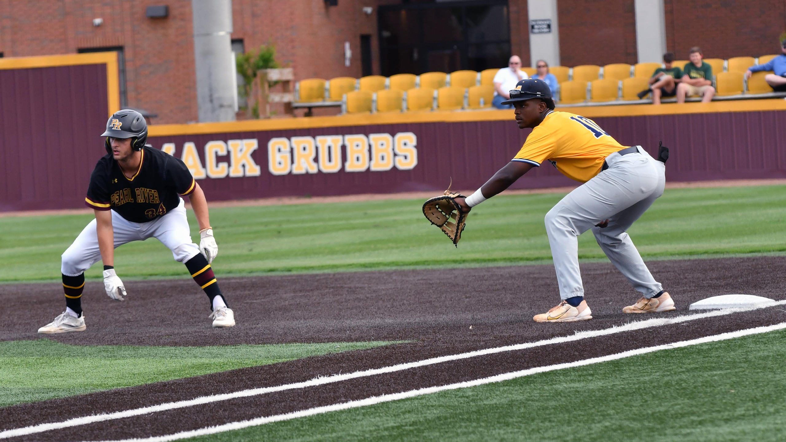 Bulldogs lose twice to No. 4 PRCC