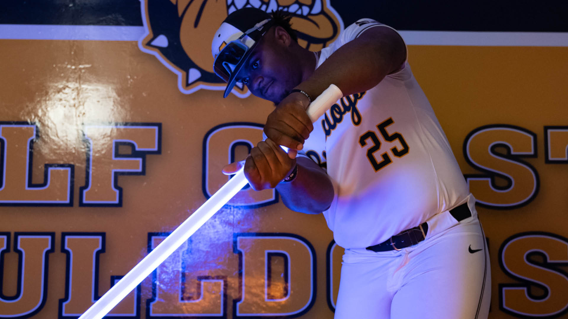 Irving&rsquo;s bomb wins Gulf Coast opener