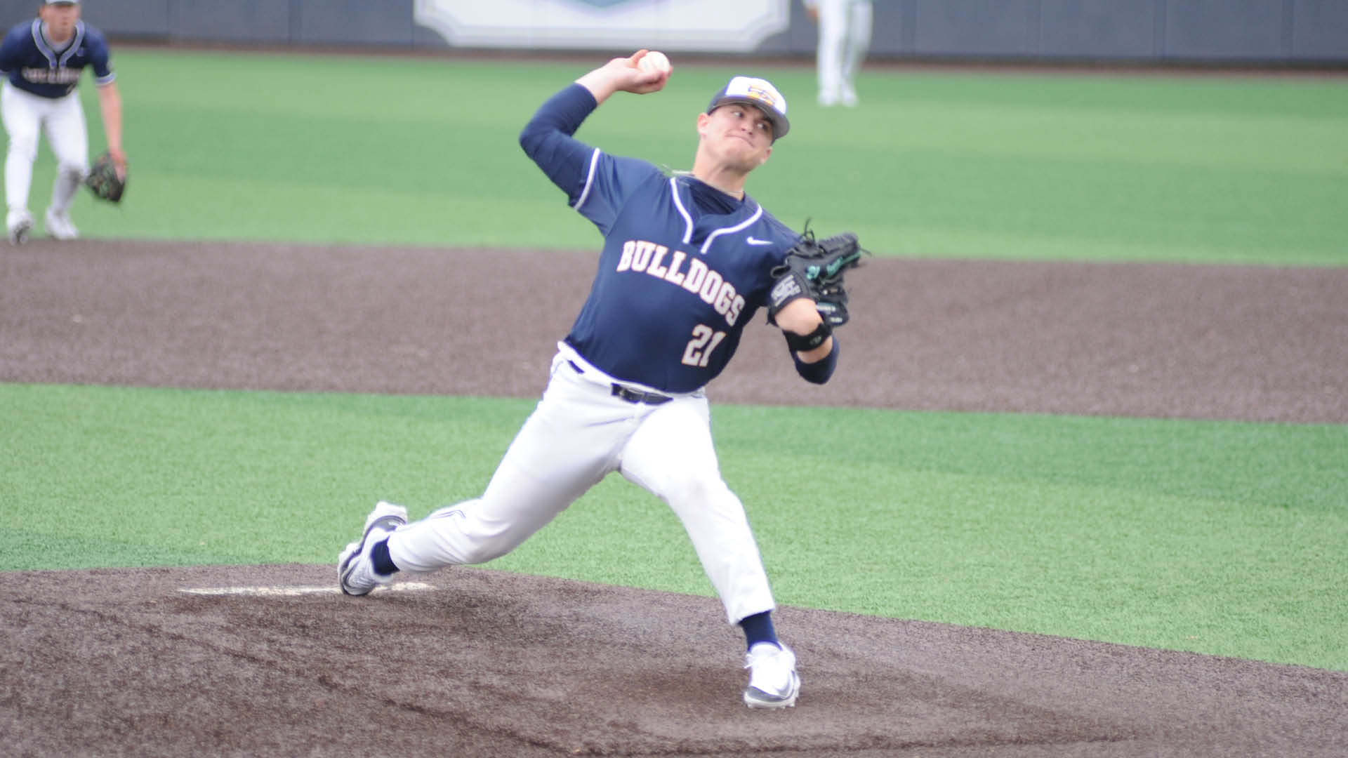 Seymour pitches MGCCC to split