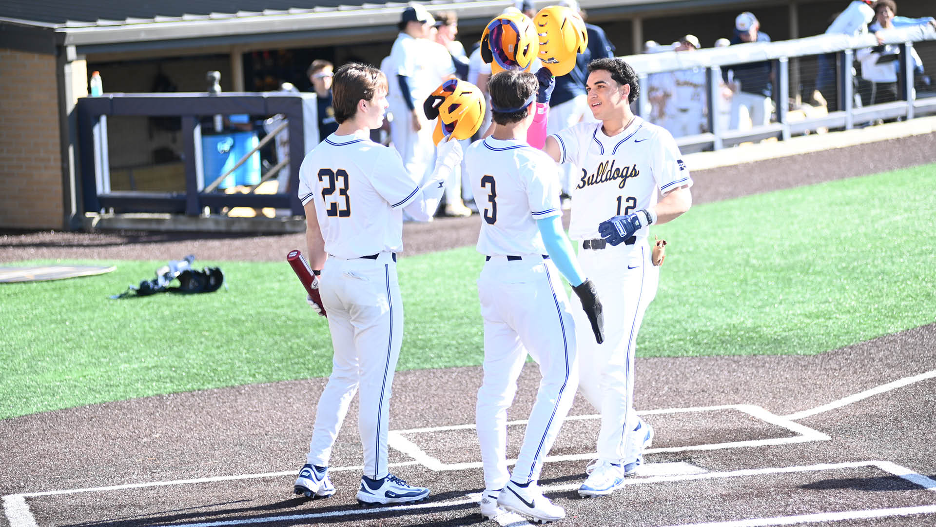 No. 25 Bulldogs get blowout in season-opener