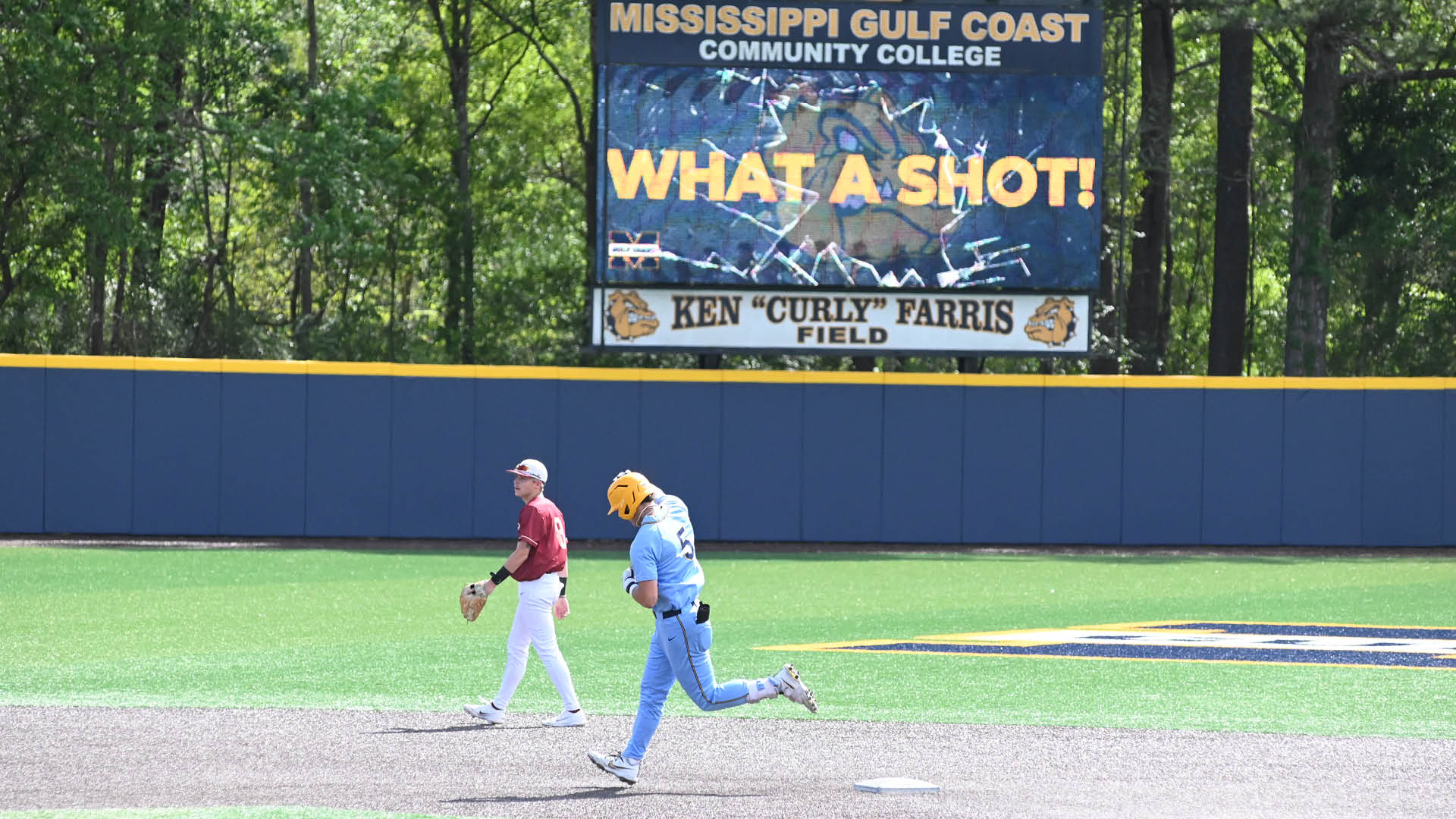 Bulldogs rally for split with No. 3 Bobcats