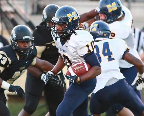 MGCCC RB Justin Brister (#10) & the Bulldog offense is averaging 38 points per game in 2013.