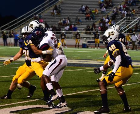 Justin Evans (#14) and the Bulldog defense pitched a shutout against the Bears Oct. 2.