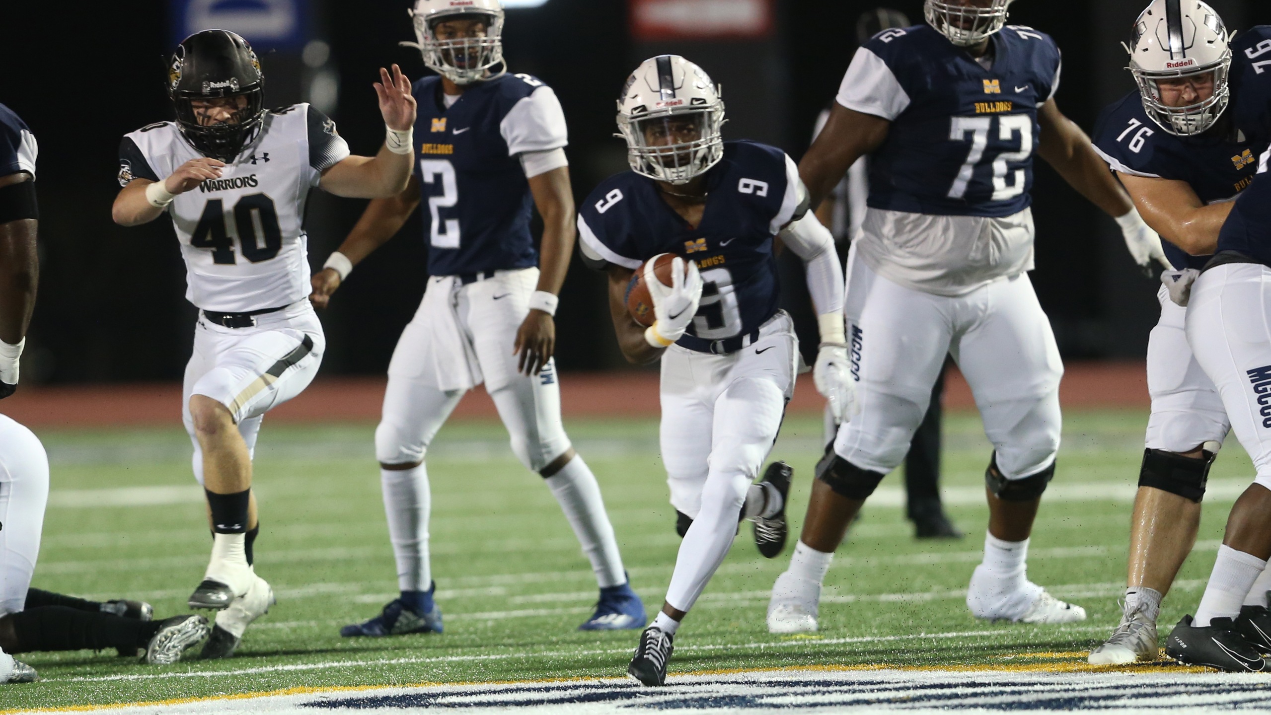 No. 9 Bulldogs wear down Warriors