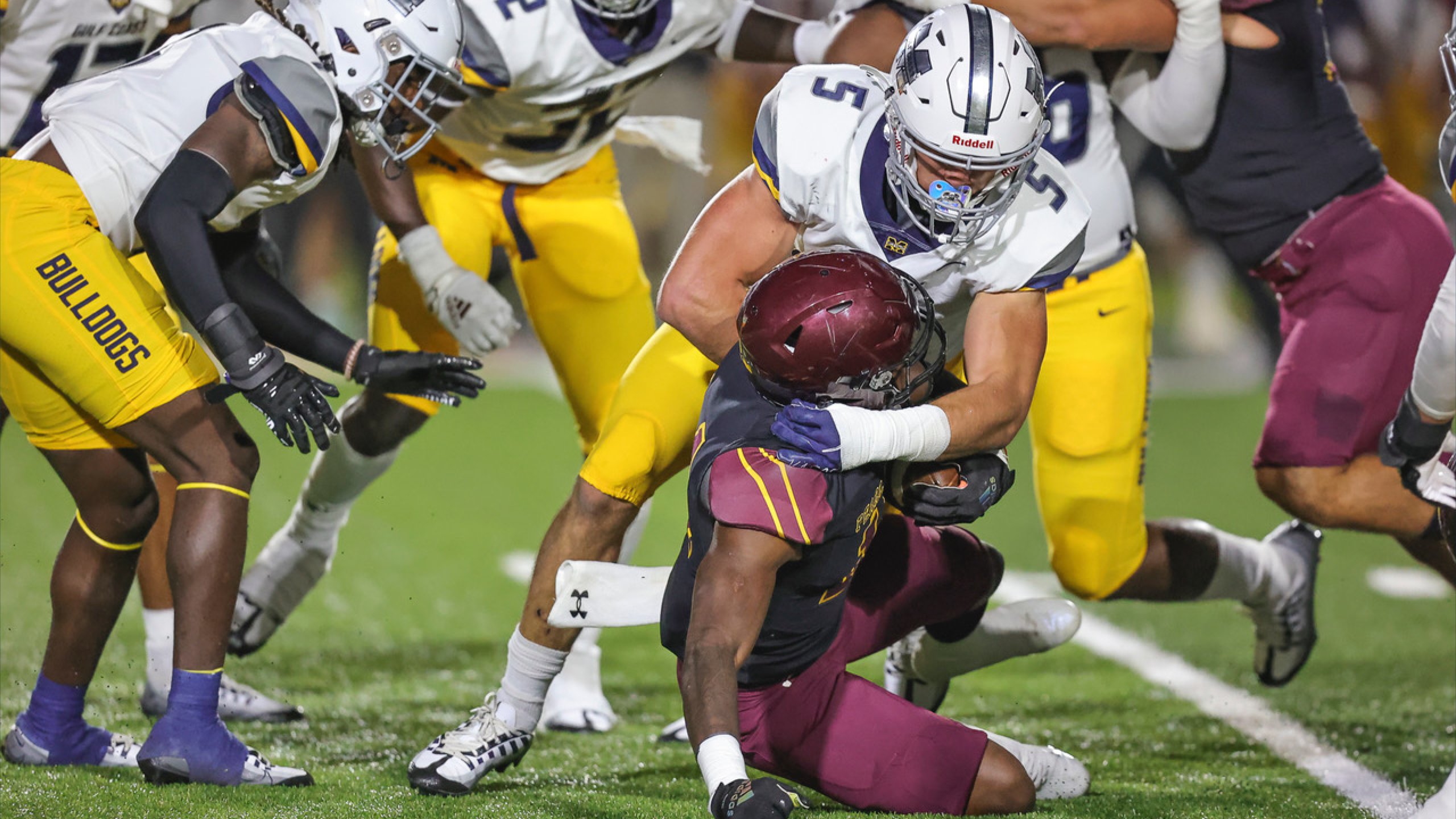 Bulldogs lose 100th meeting to Wildcats