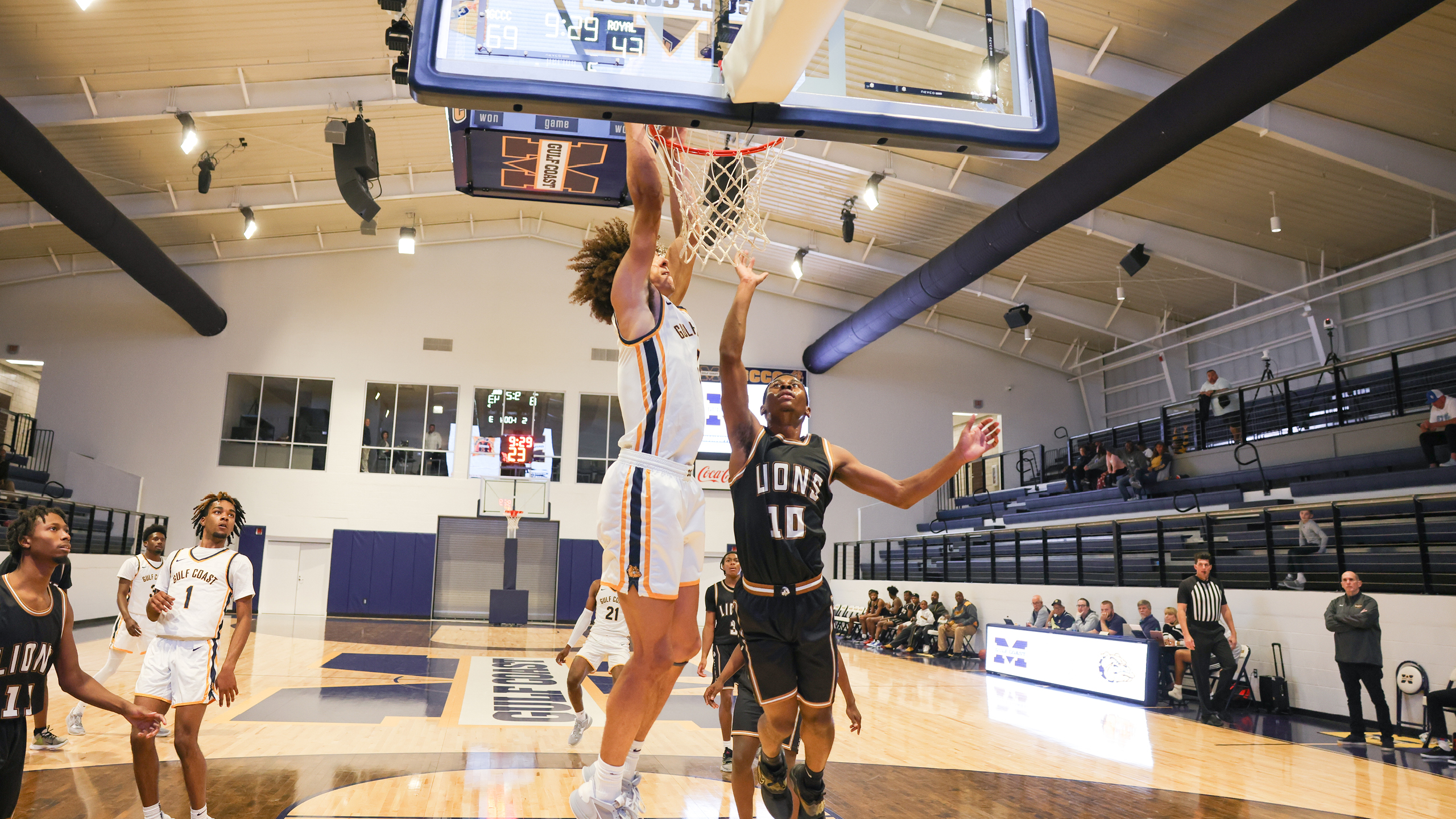 Bulldogs play 1st MACCC game at Dantzler Arena