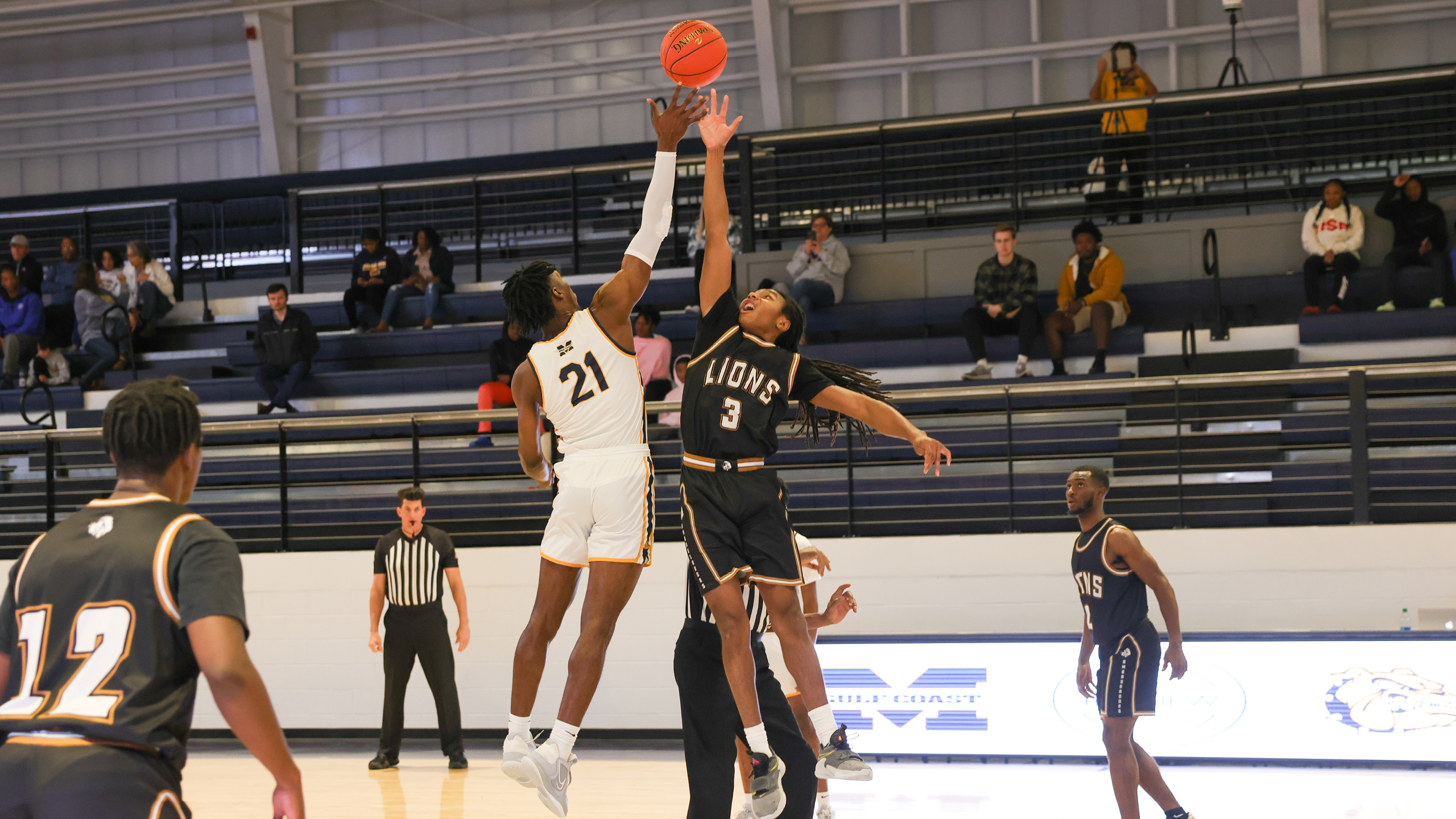 Men's Basketball get blowout in 1st Dantzler Arena game