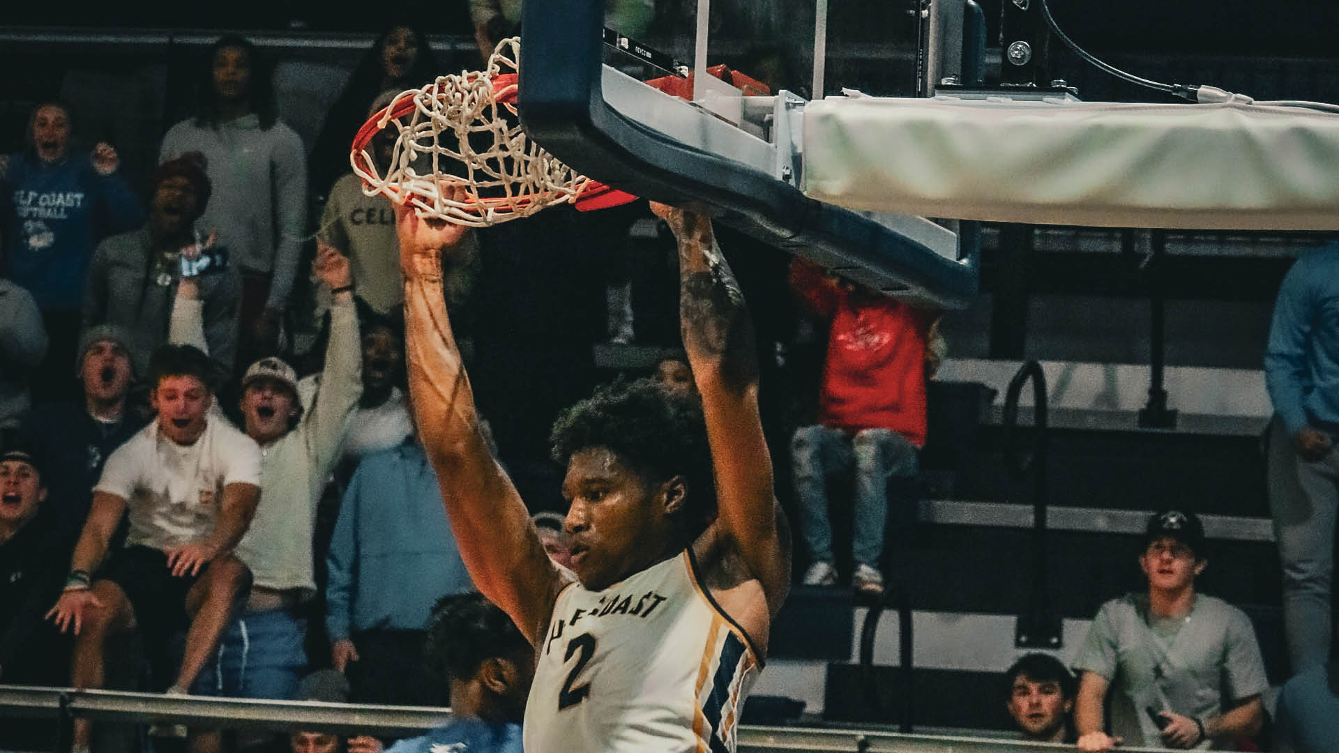 Smith&rsquo;s double-double powers Bulldogs to big W