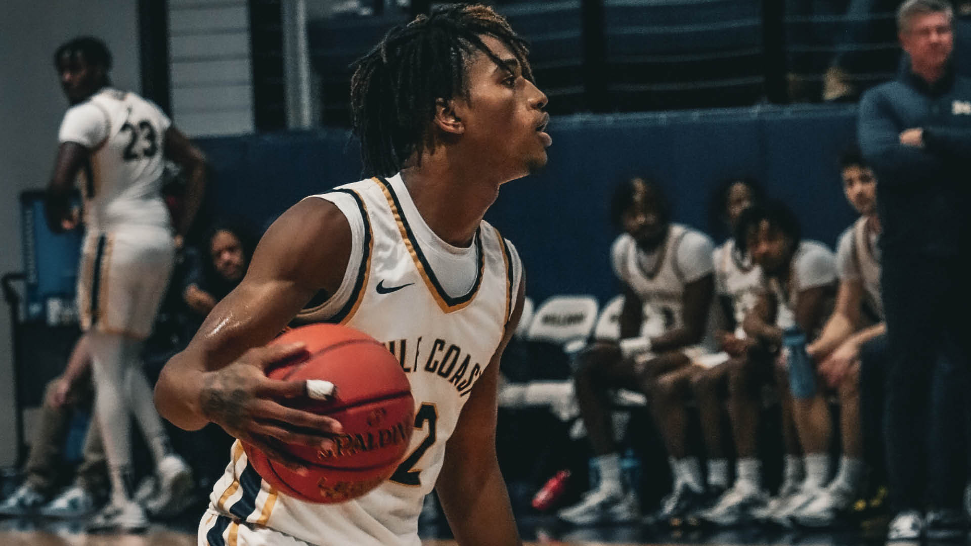 Comeback Bulldogs move into 3rd