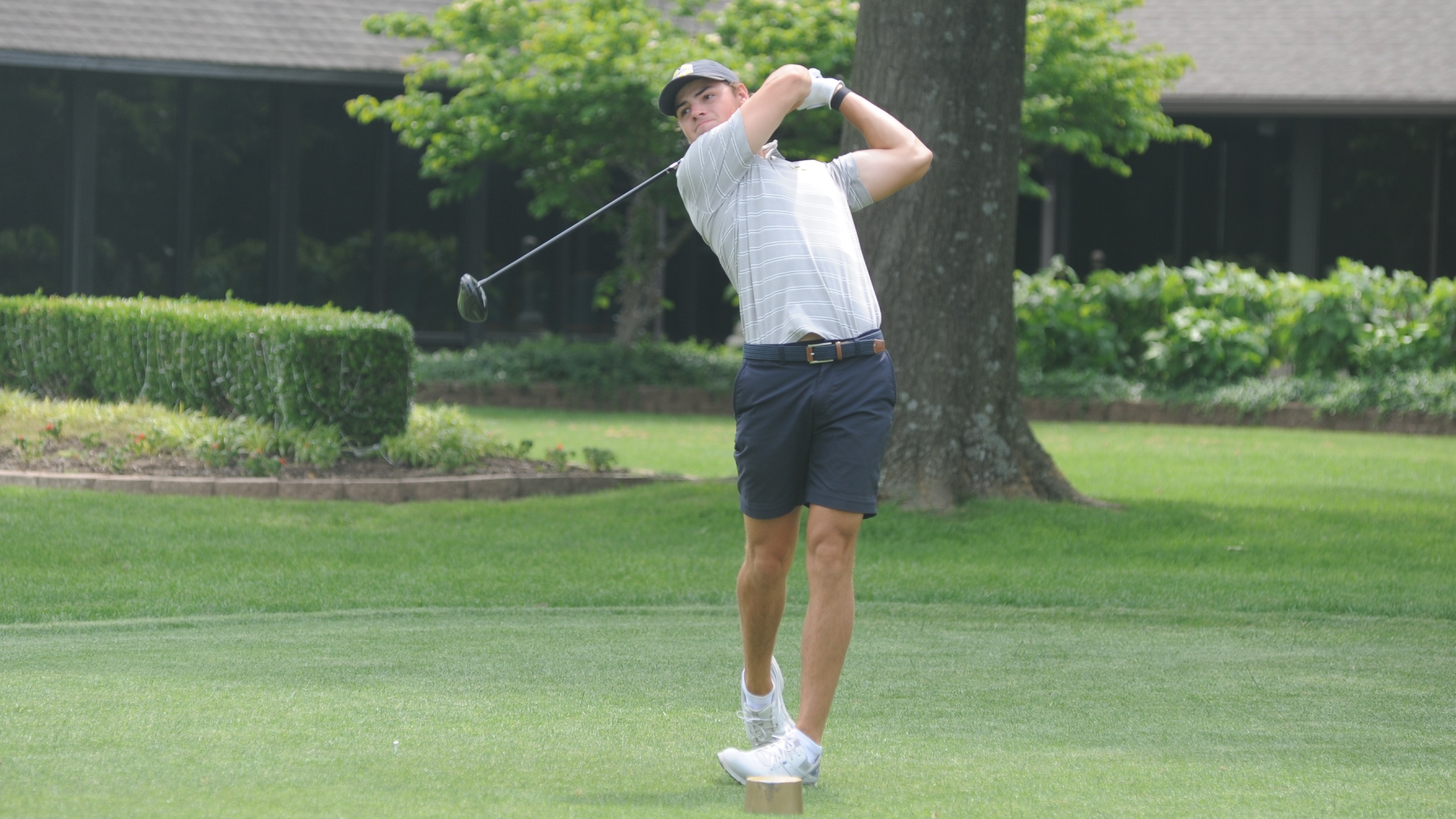 No. 1 Bulldogs are 17 back after 18