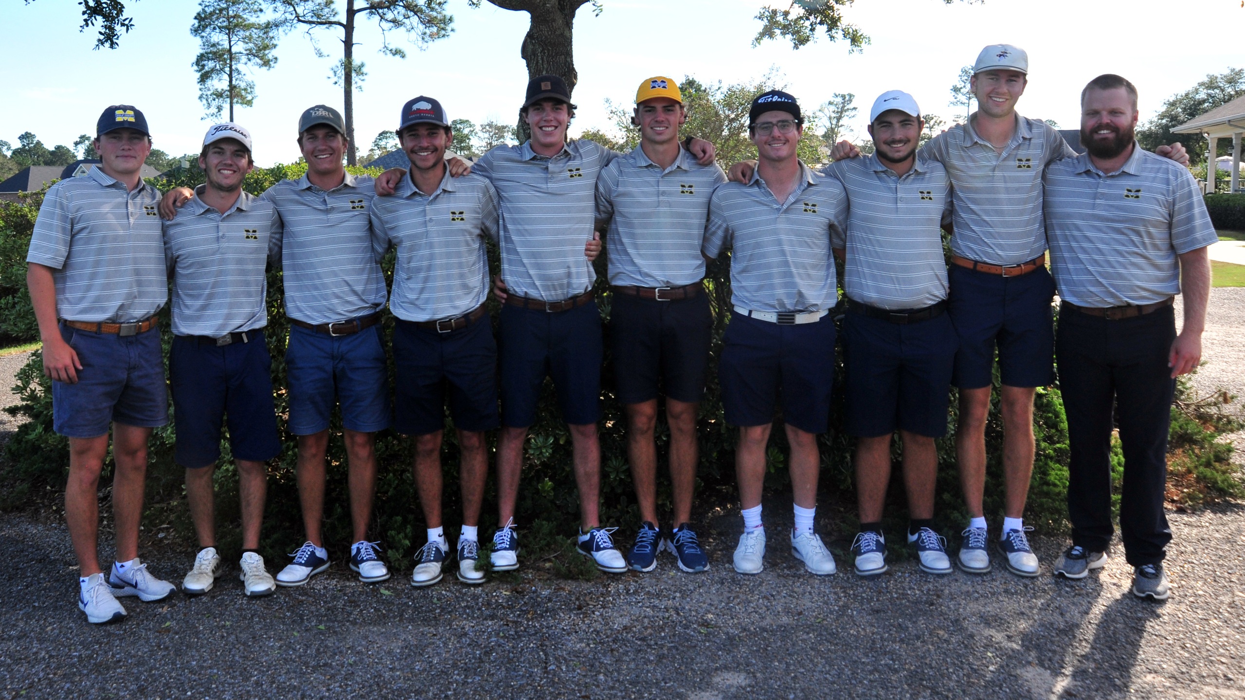 Bulldogs win their tournament by 7 shots