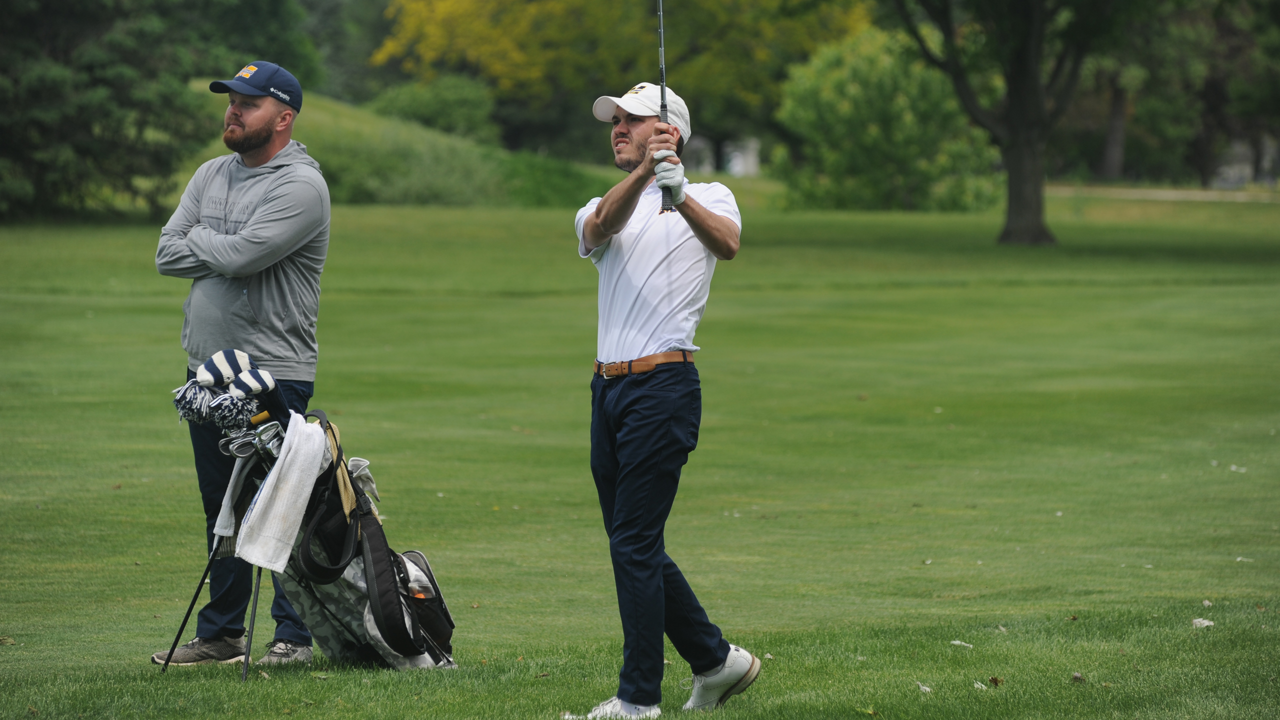 Kaiser tied for lead with 18 to play