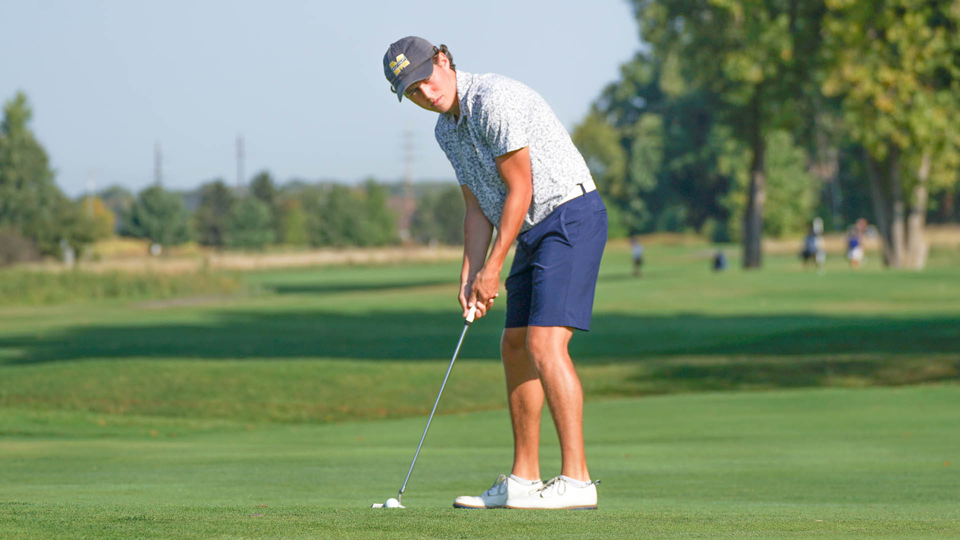 No. 1 Bulldogs trail by 3 in Corinth