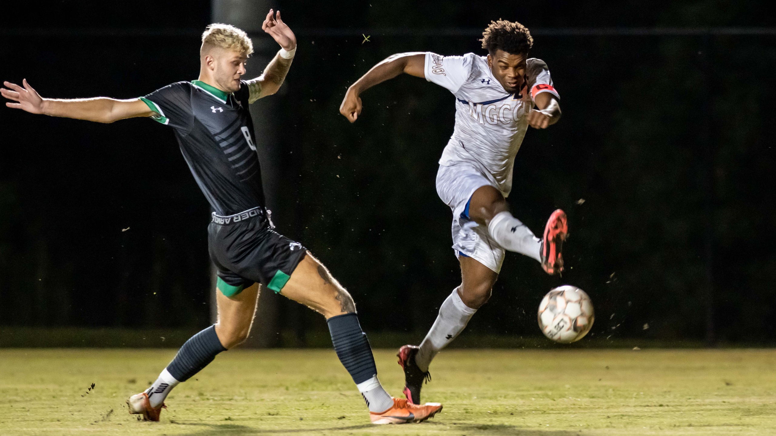Bulldogs battle Bears with playoff seeding at stake