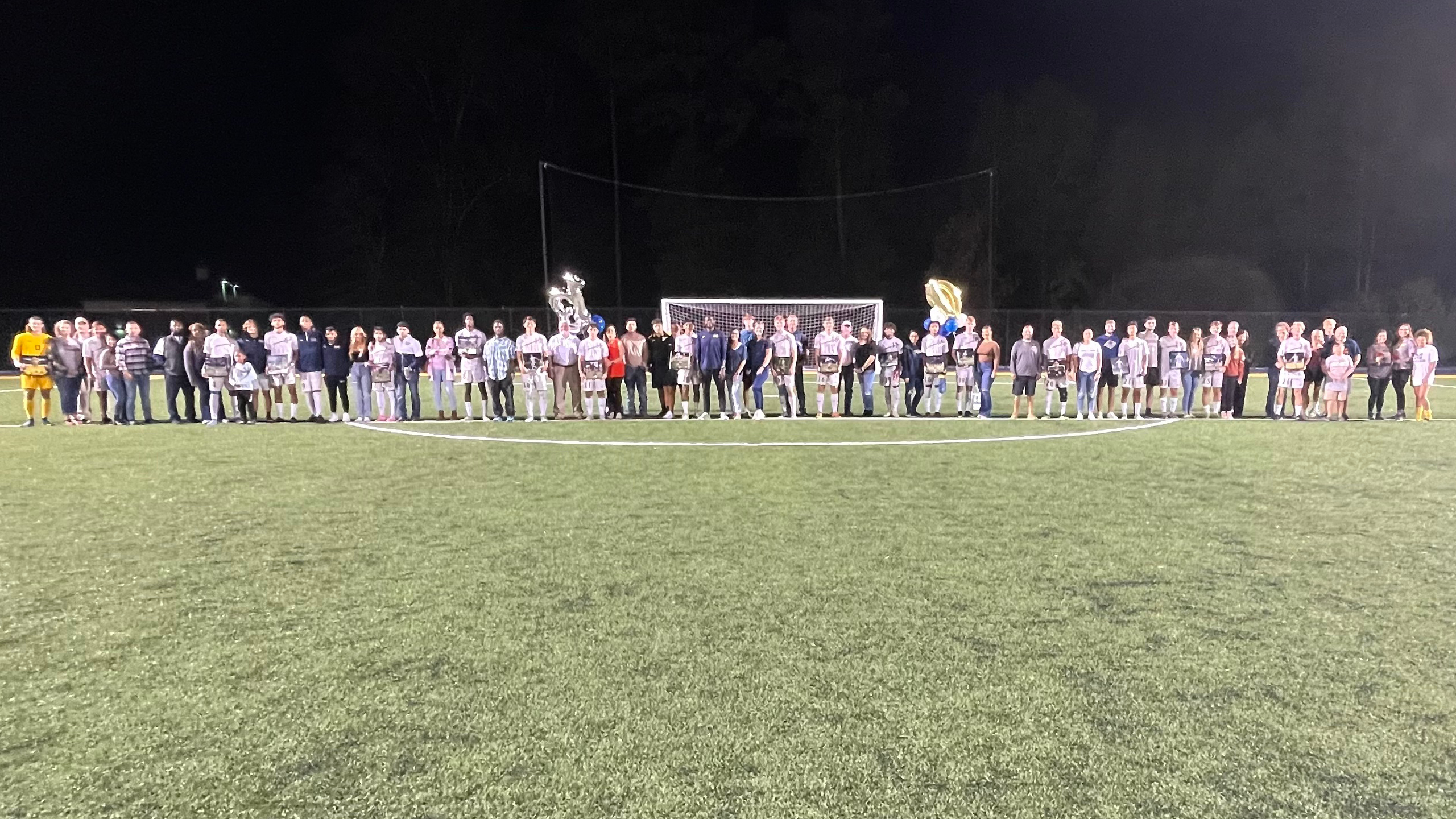 Bulldogs clinch home playoff game with big win