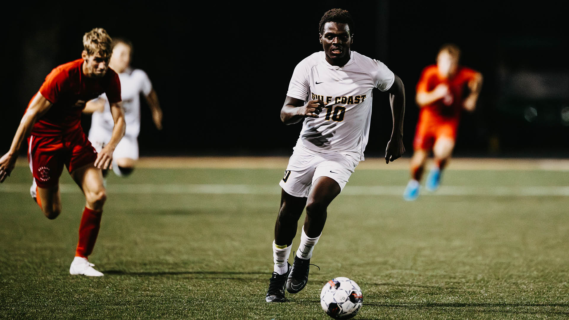 No. 6 Gulf Coast gets late winner to advance