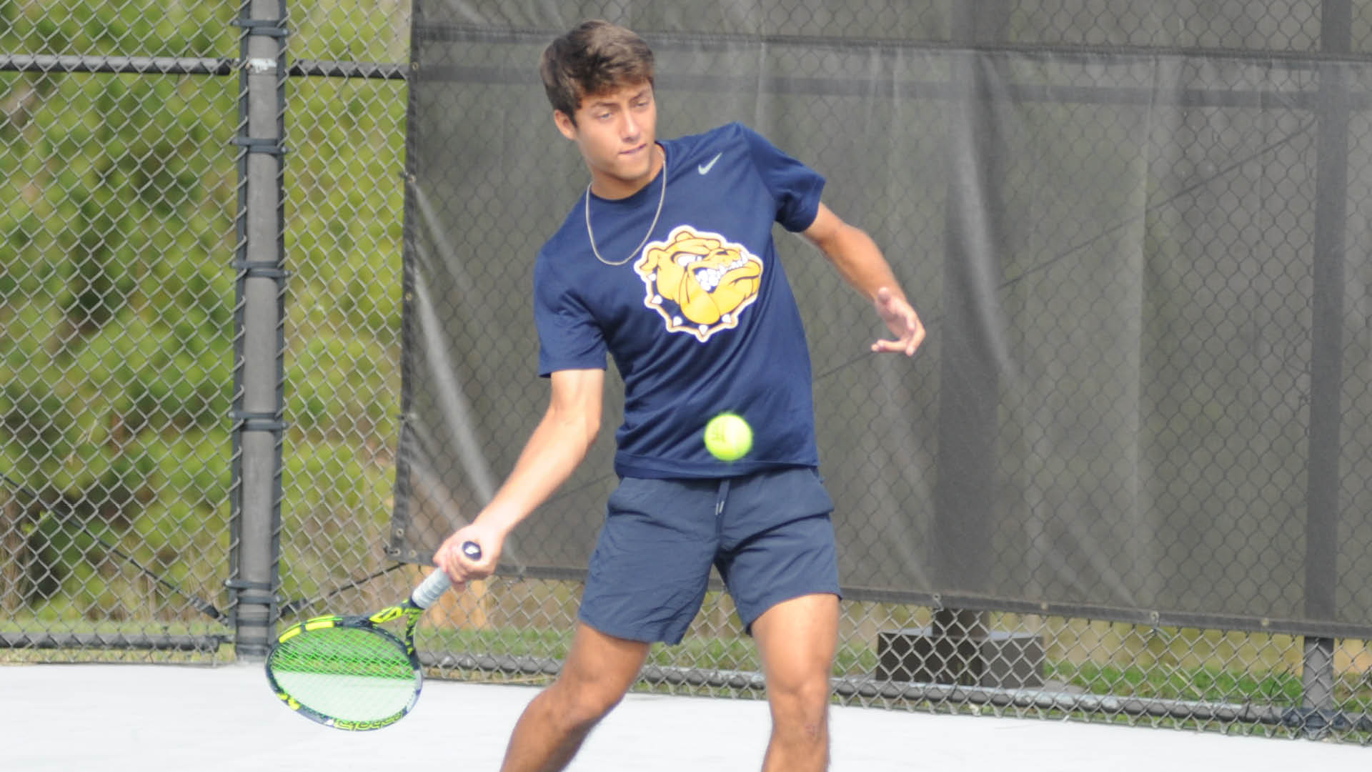 No. 12 Bulldogs sweep Holmes