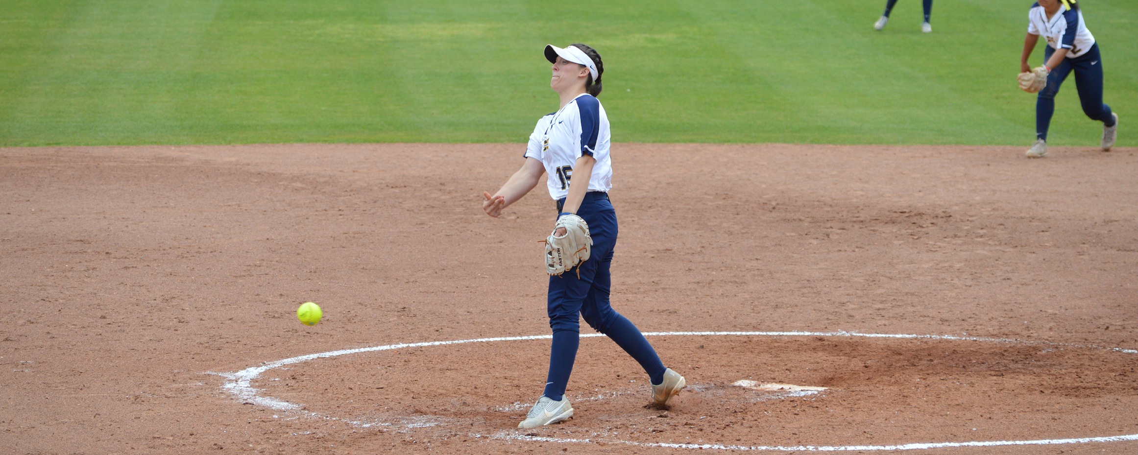 No. 2 Bulldogs get dramatic sweep of No. 16 LSU-E
