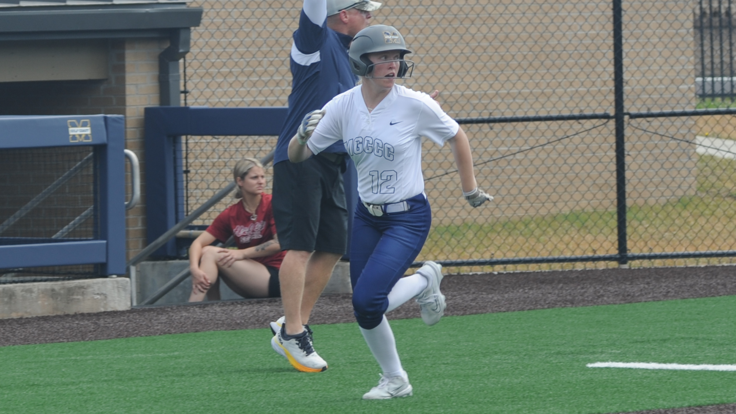 Bulldogs battle back twice for road sweep
