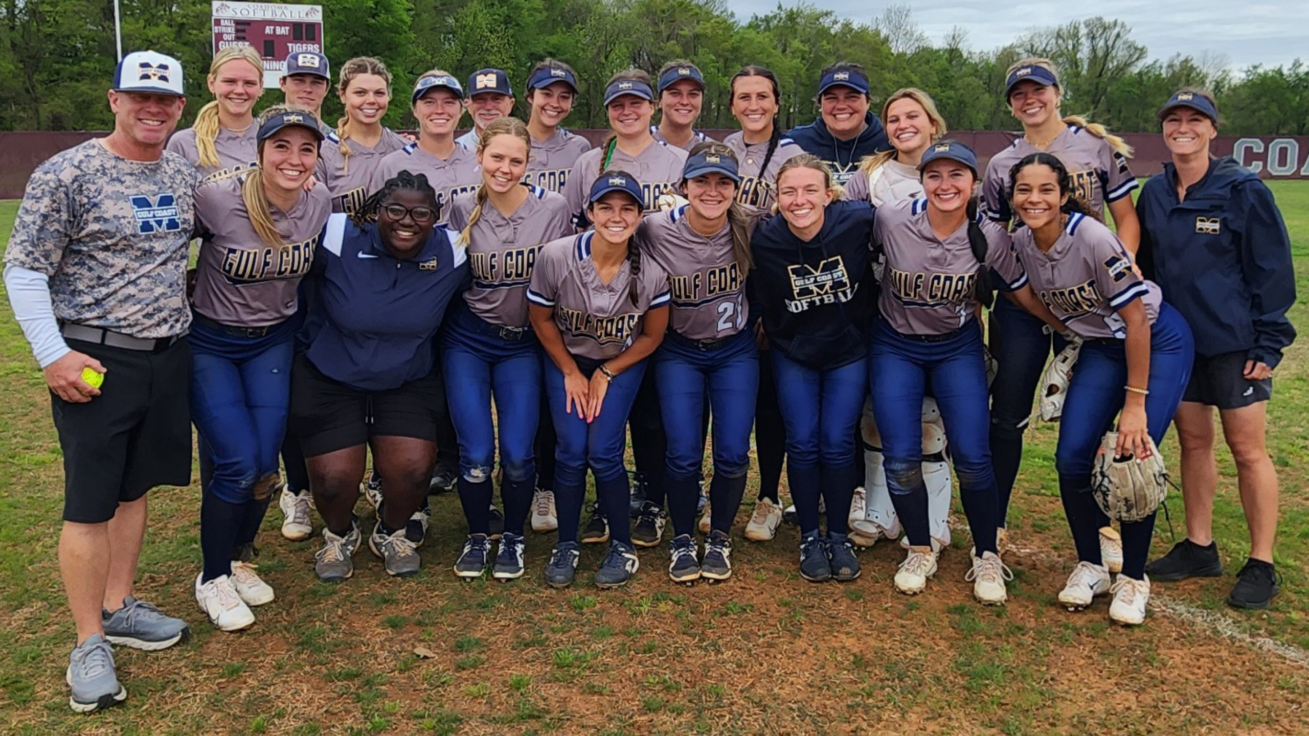 Kuhn earns 800th win in dominant sweep