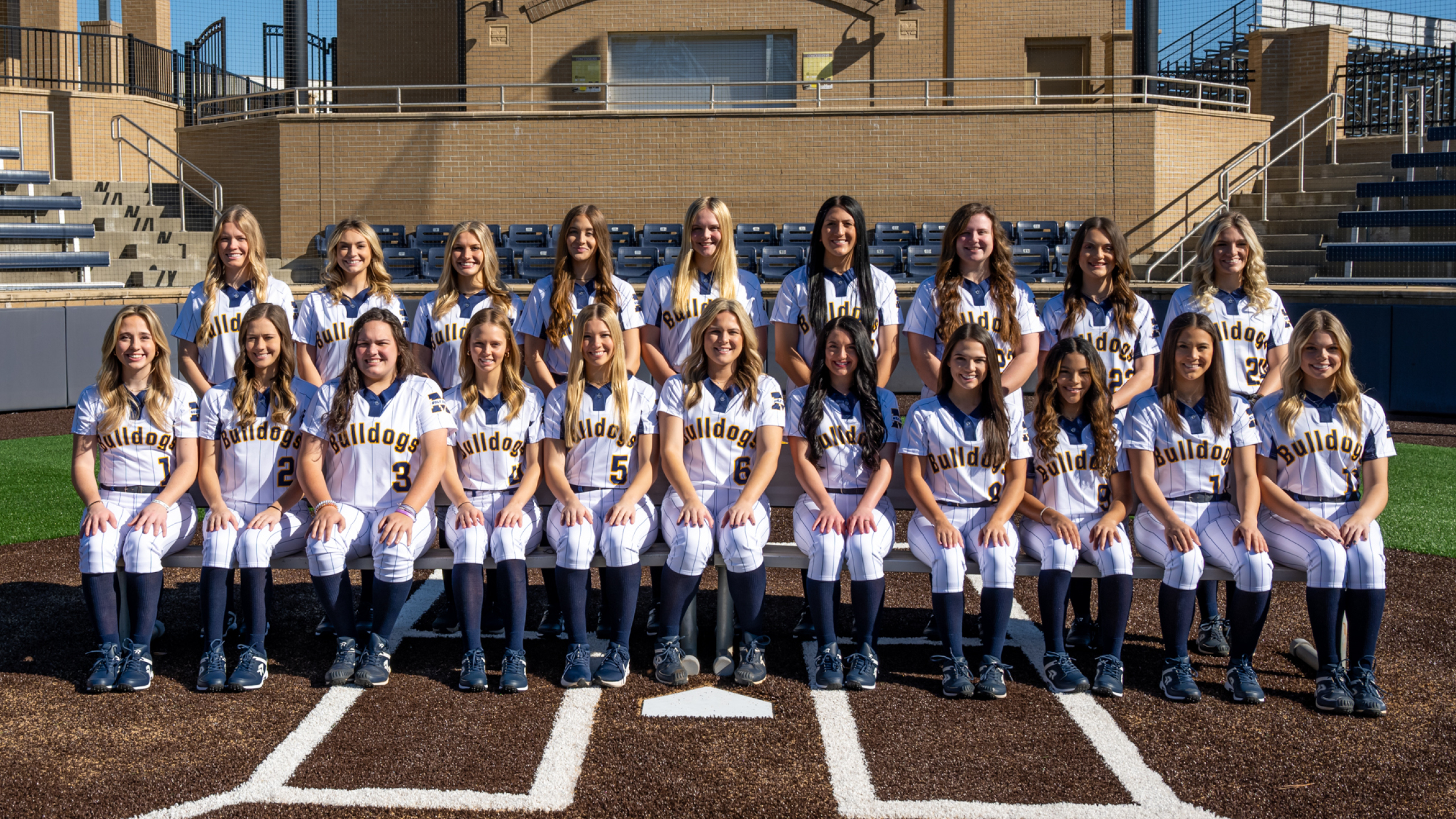 Bulldogs split again in Louisiana