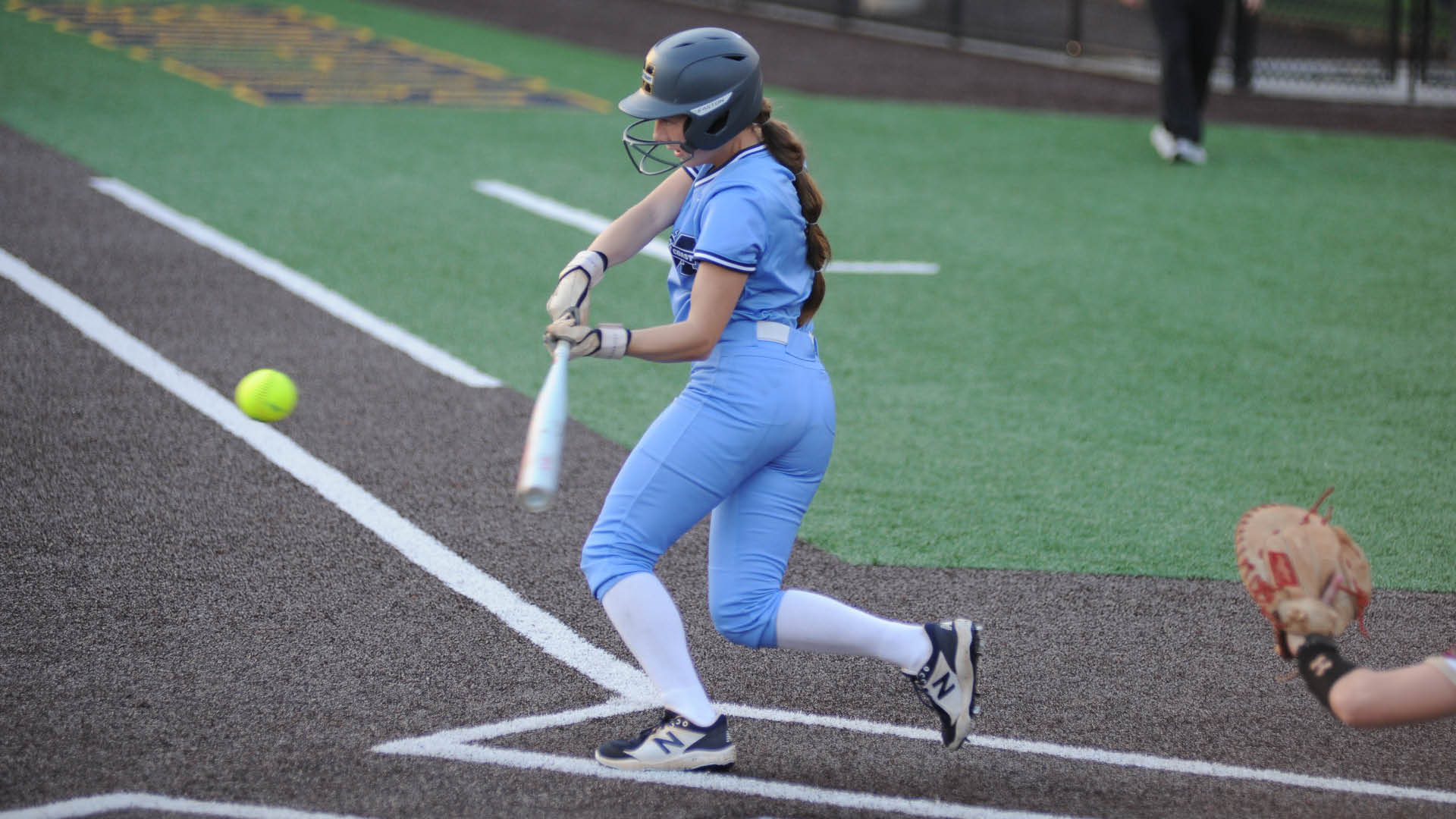 Bulldogs earn split vs. No. 2 Kirkwood