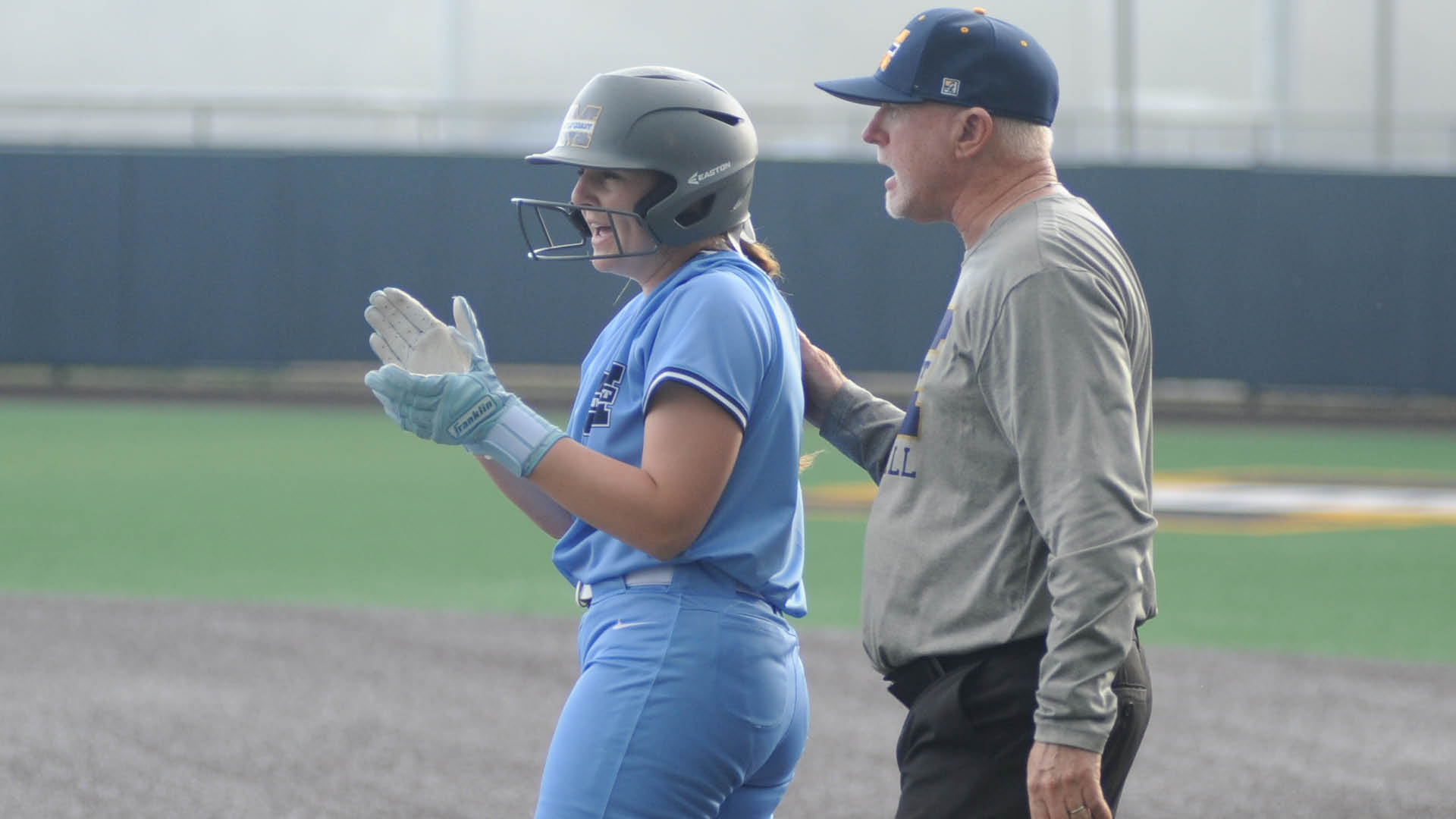 Bulldogs get fast sweep against Coyotes