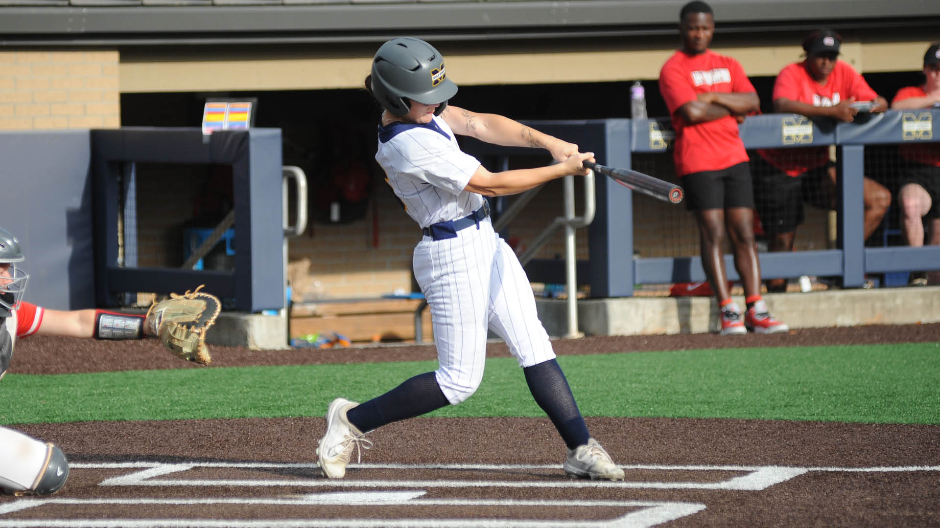 Bulldogs get big split at No. 8 Northwest