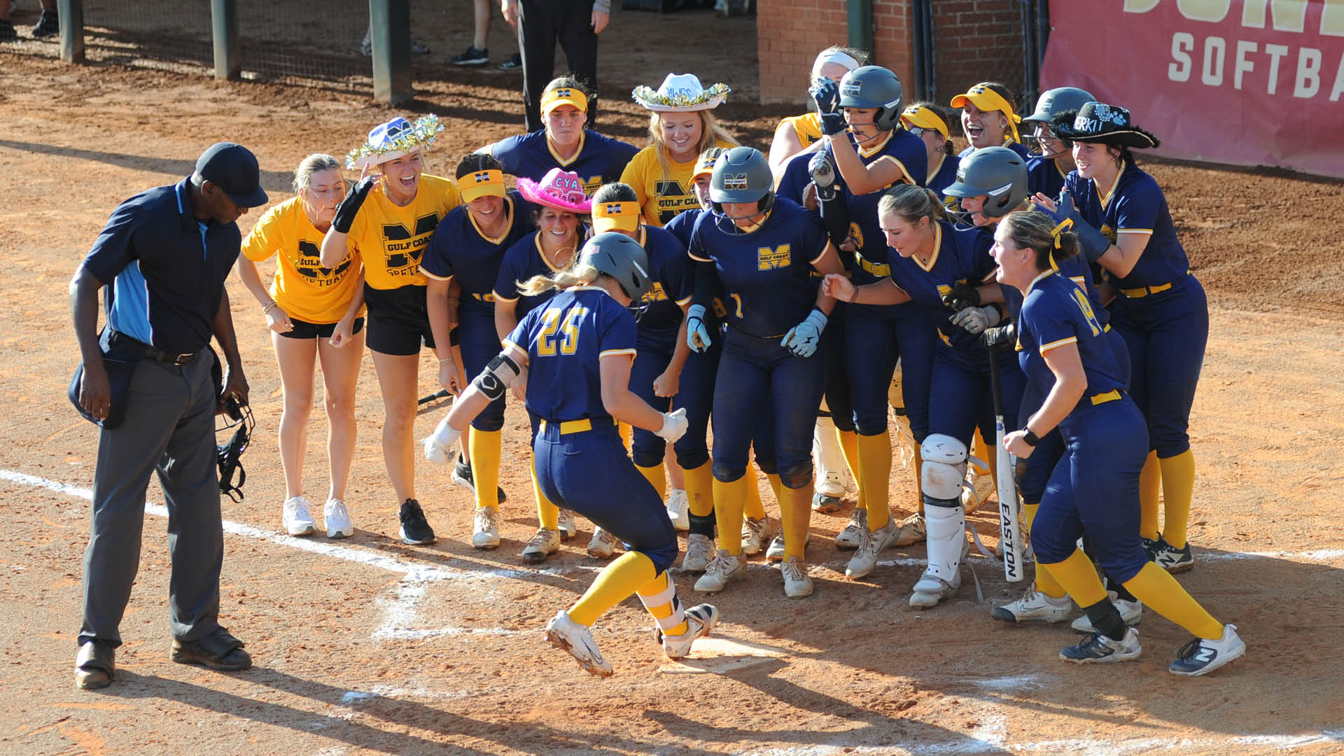 Bulldogs make quick work of play-in game