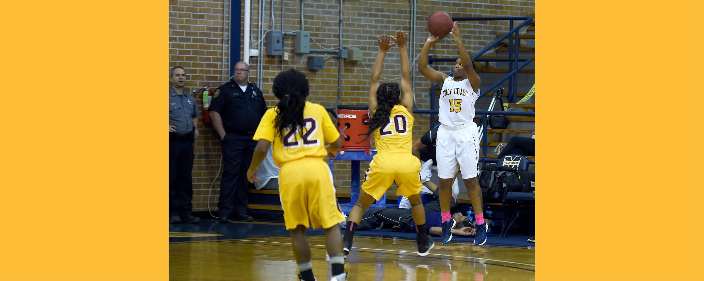 Miracle comeback gives Lady Bulldogs win over PRCC