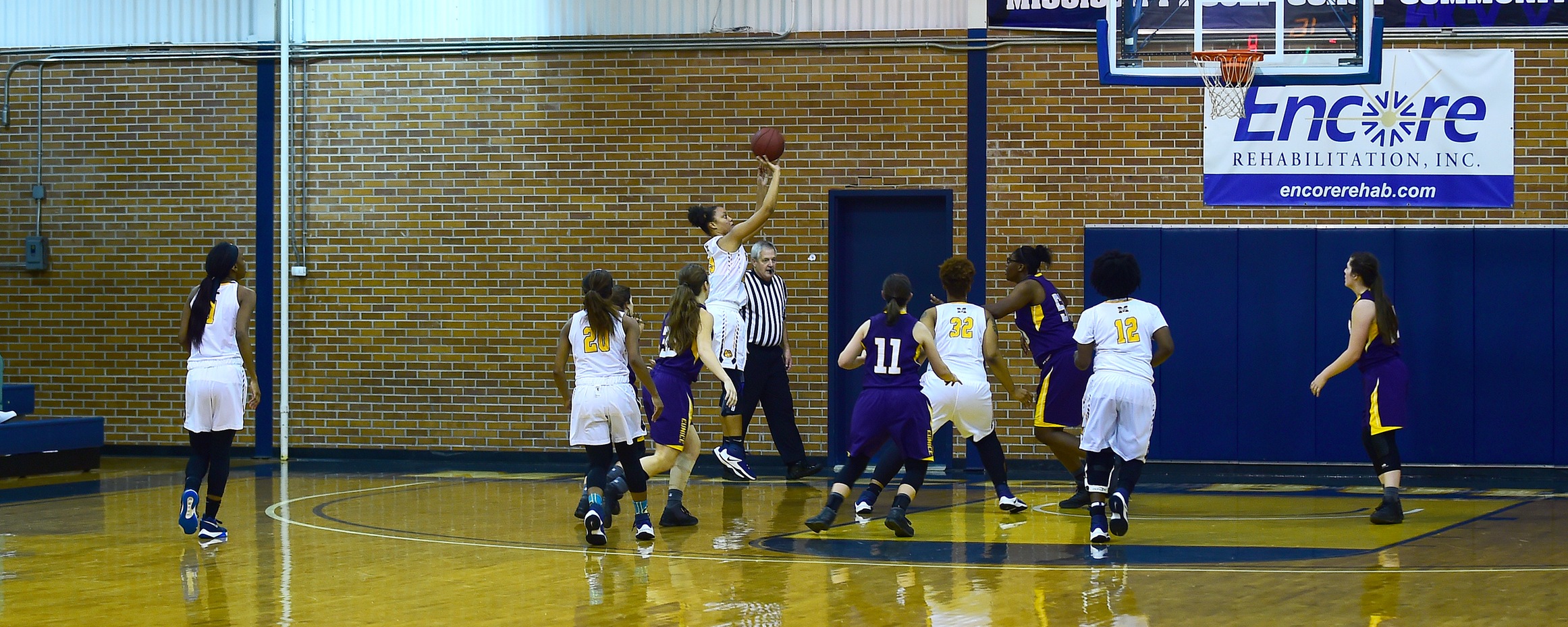 Sims leads Lady Bulldogs to victory