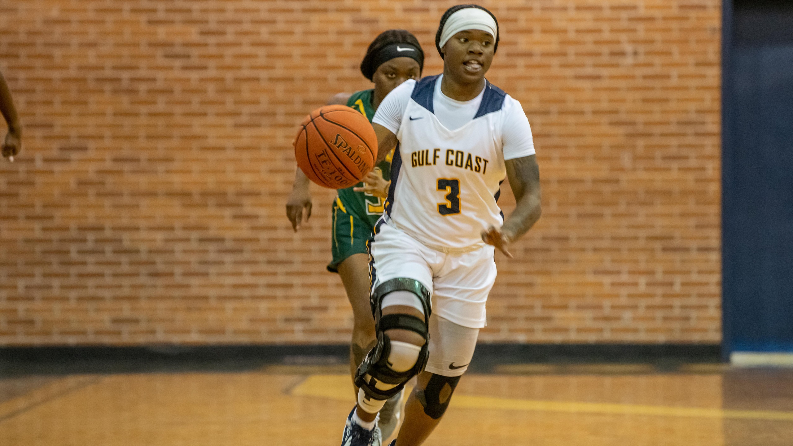 Bulldogs fall in Senatobia