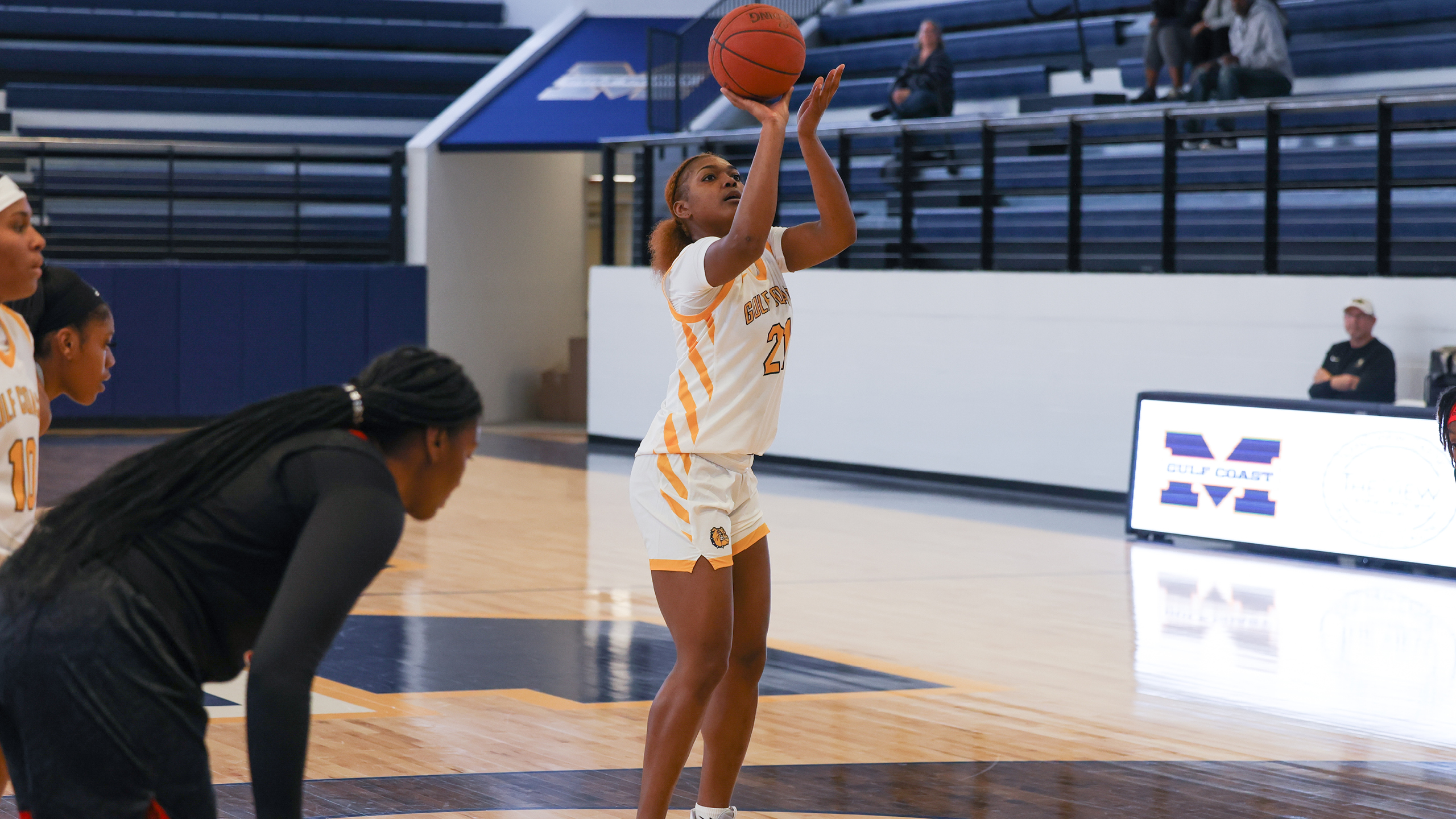 Bulldogs blow out Cougars by 26