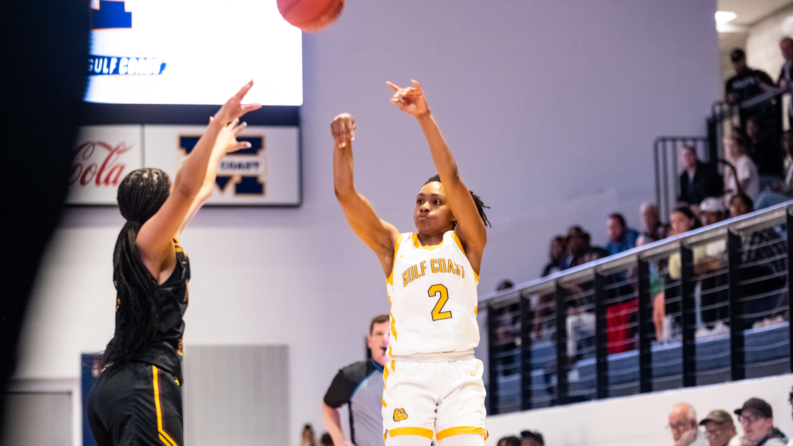 Fields scores 32 to propel Bulldogs past NWCC