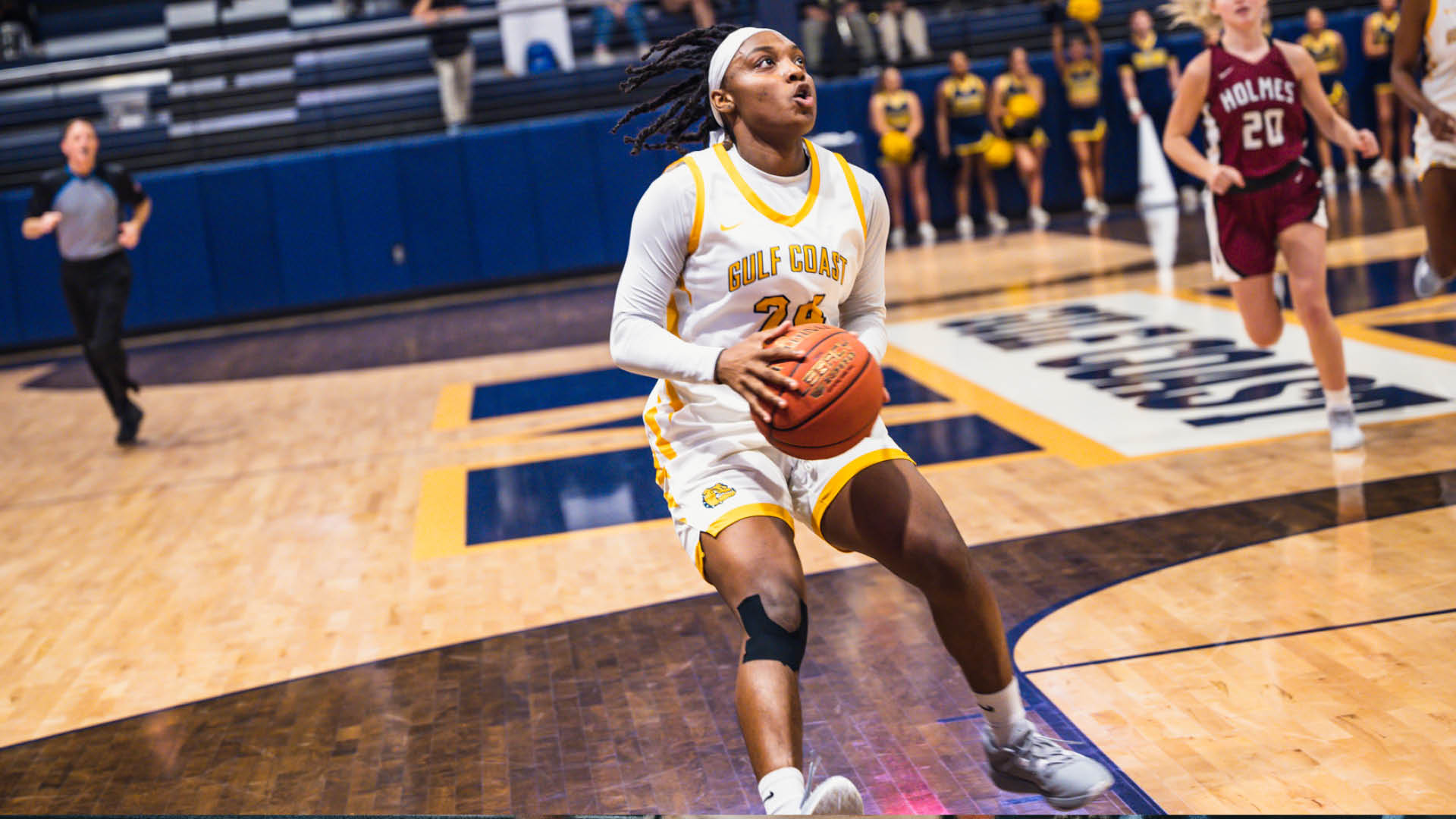 Bulldogs move to 5-0 in MACCC