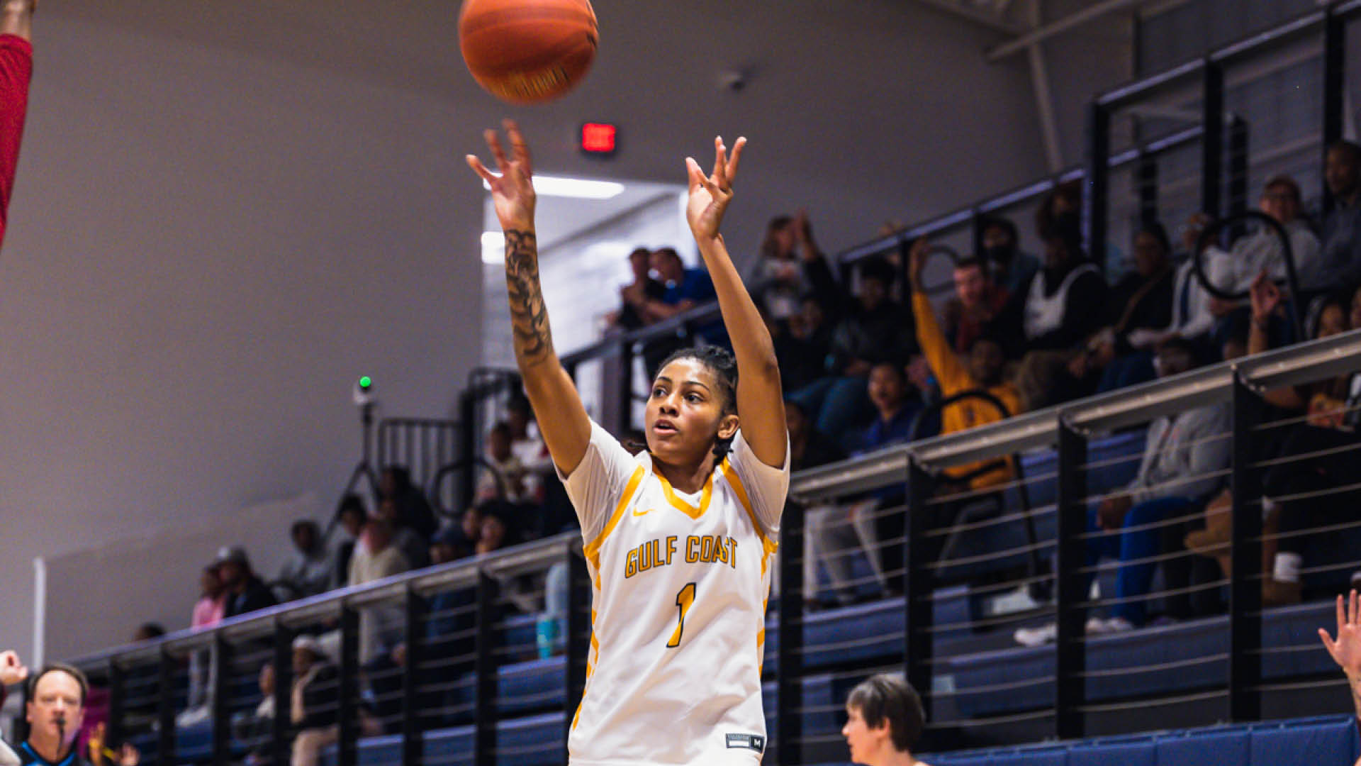 First-place Bulldogs win big at Hinds