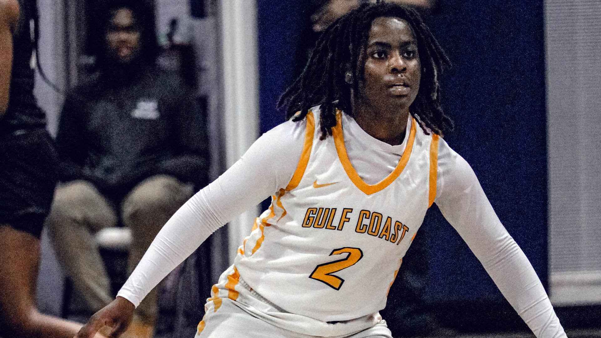 Mitchell pours in 10 treys to beat Jones