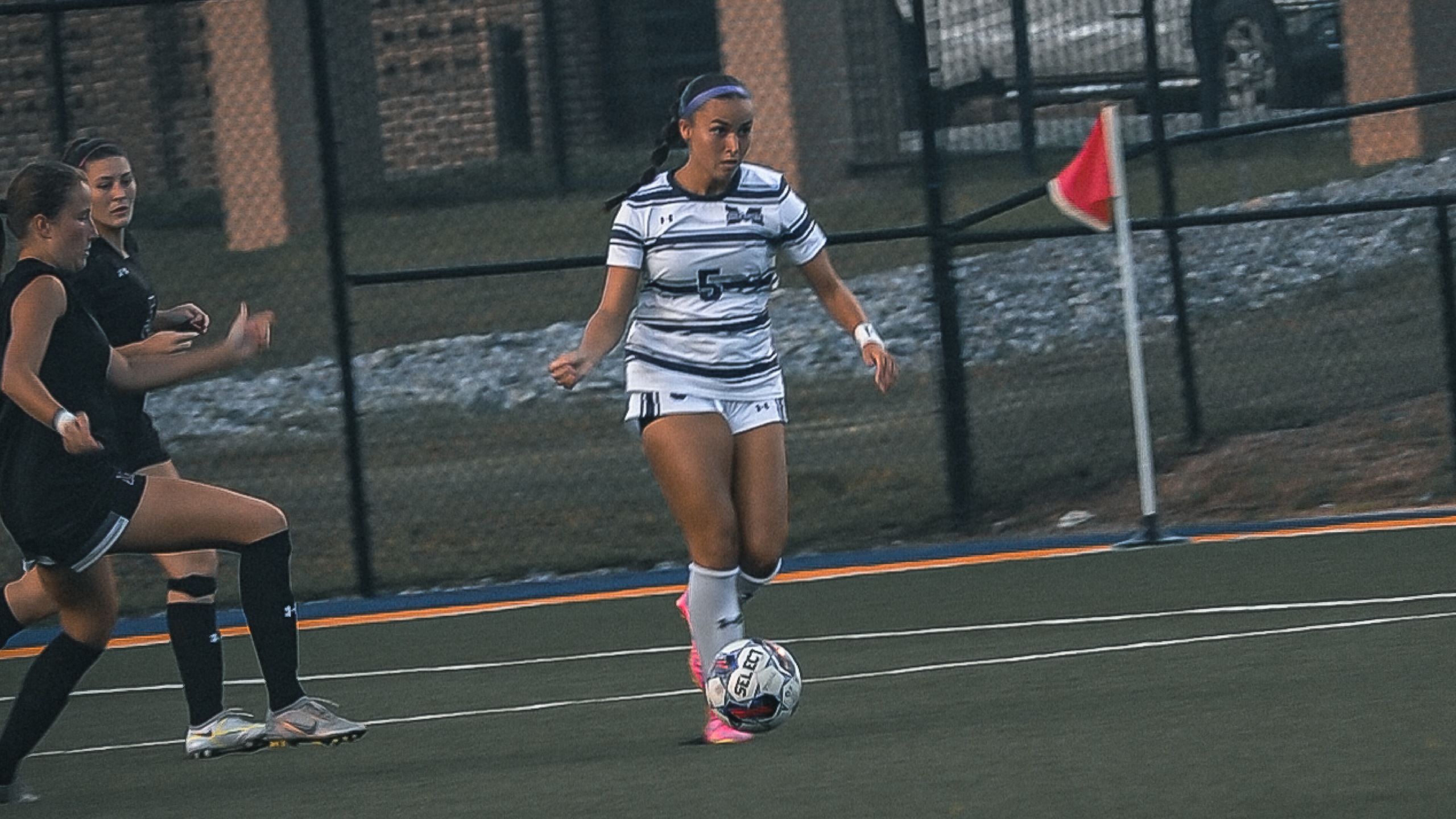 Bulldogs knock off No. 16 ICC