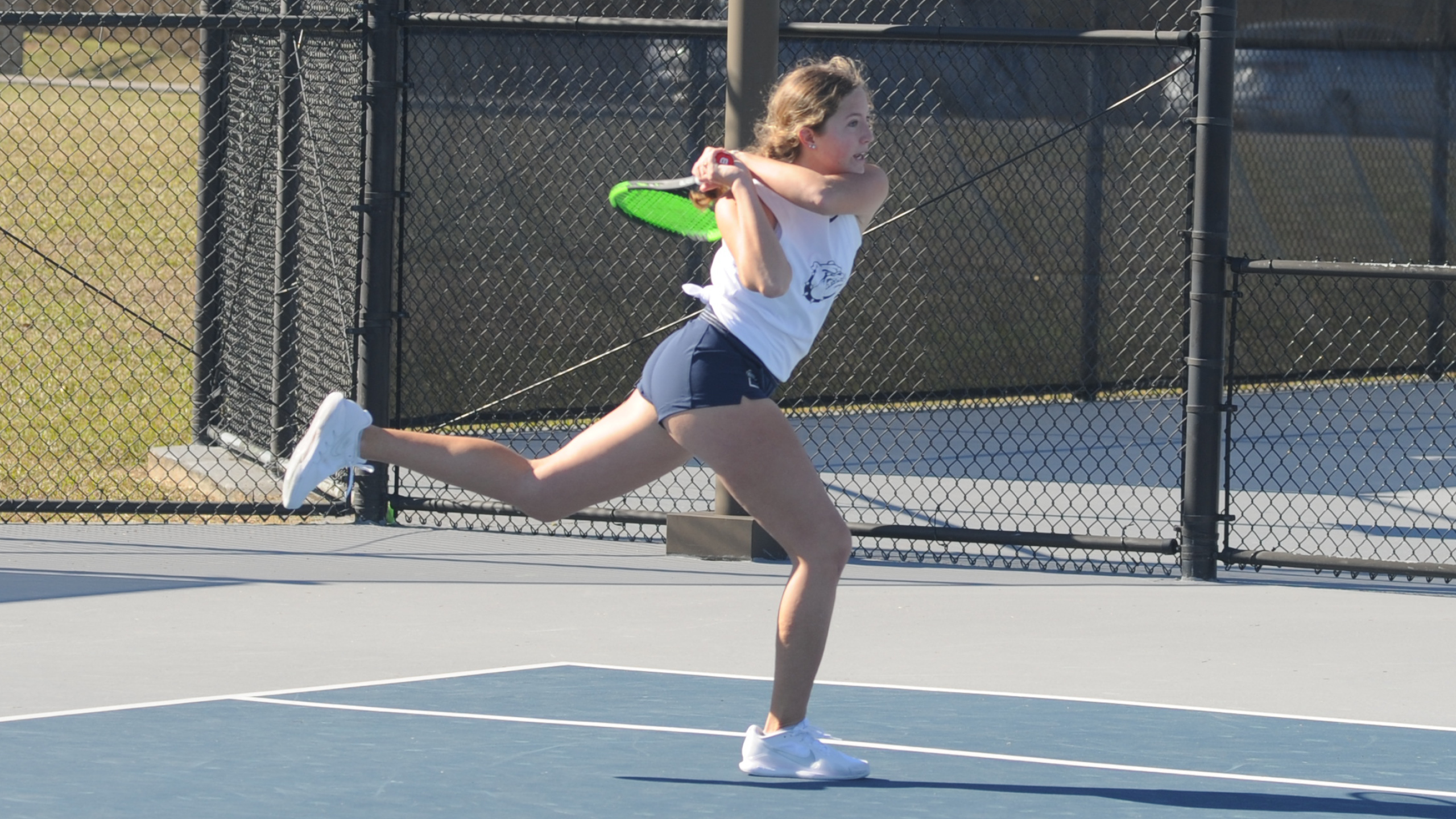 No. 13 Bulldogs wins six opening-round matches in Texas