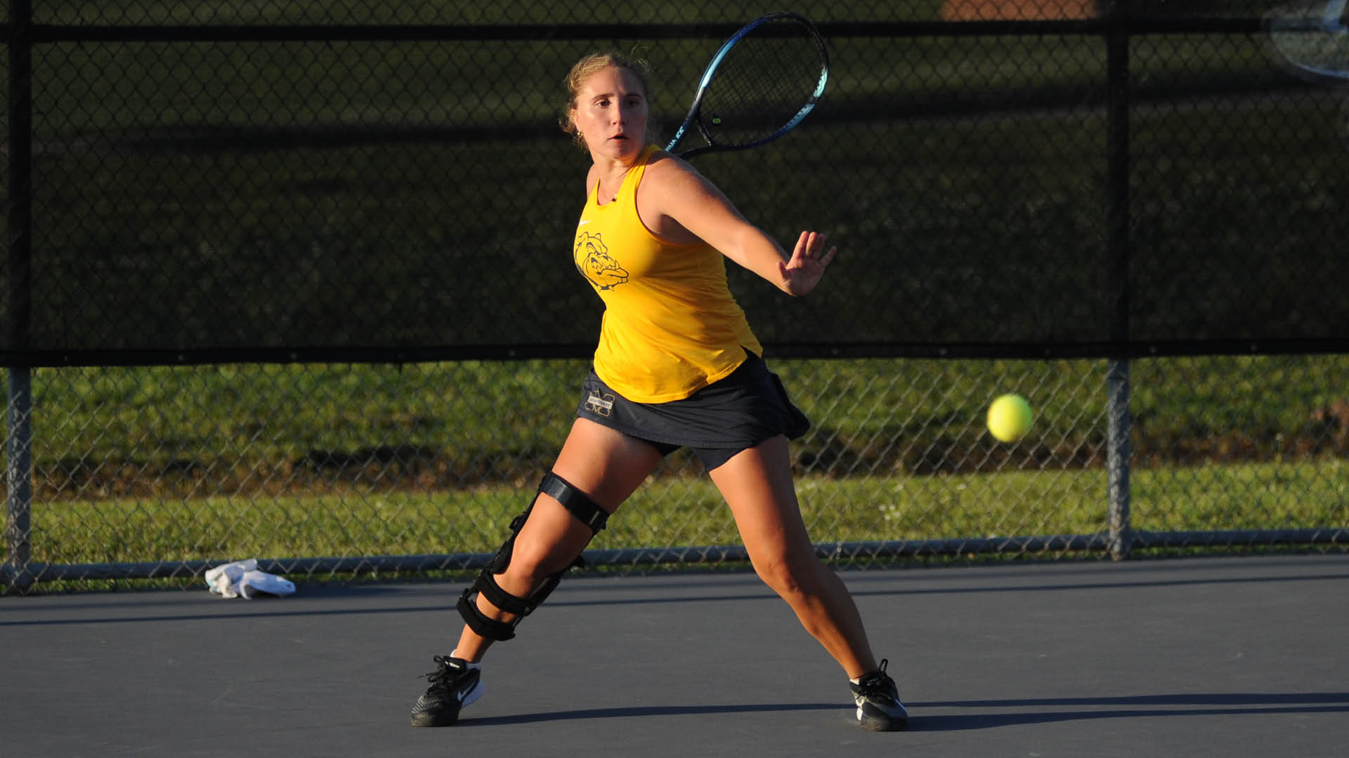 No. 12 Bulldogs roll into semis