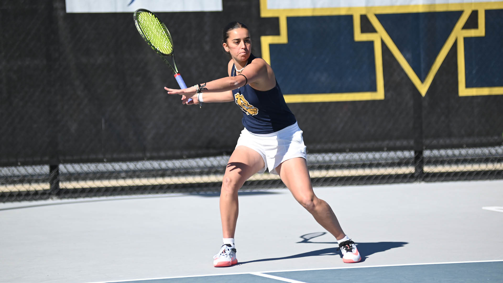 Ros Fabuel advances to finals